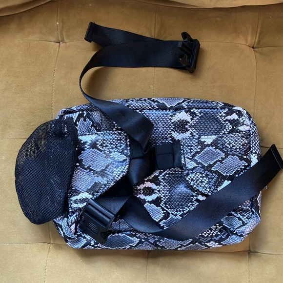 The Pack by Tush Baby - Picture 3 of 9